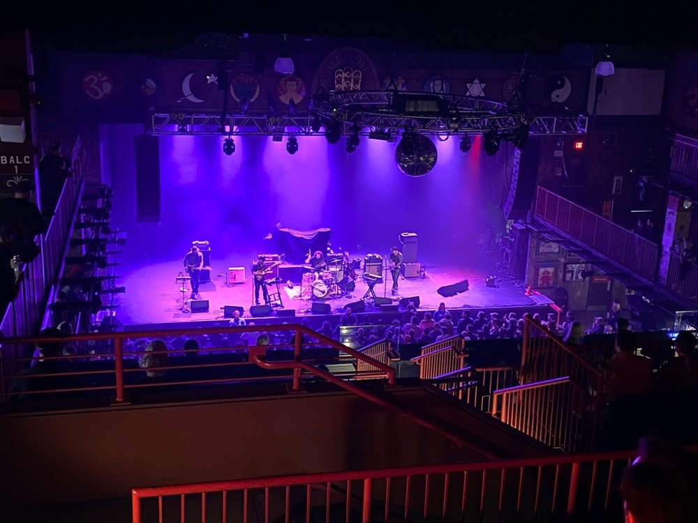 Image found on: https://www.yelp.com/biz/house-of-blues-boston-music-venue-boston Image