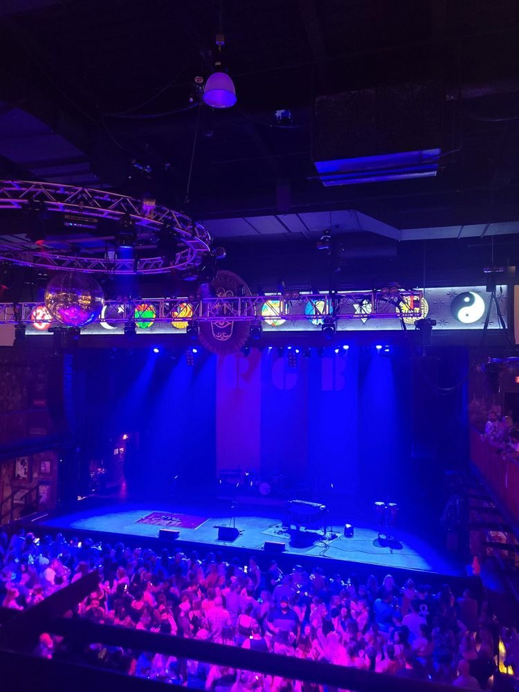 Image found on: https://www.yelp.com/biz/house-of-blues-boston-music-venue-boston House of Blues